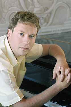 Yevgeny Moroyov is a classical virtuoso pianist and highly skilled piano instructor, Mannes College of Music, and YALE School of Music alumnus. He has extensive experience as a performer, both as an soloist and as a chamber musician, and he provides private piano lessons in Central New Jersey. 